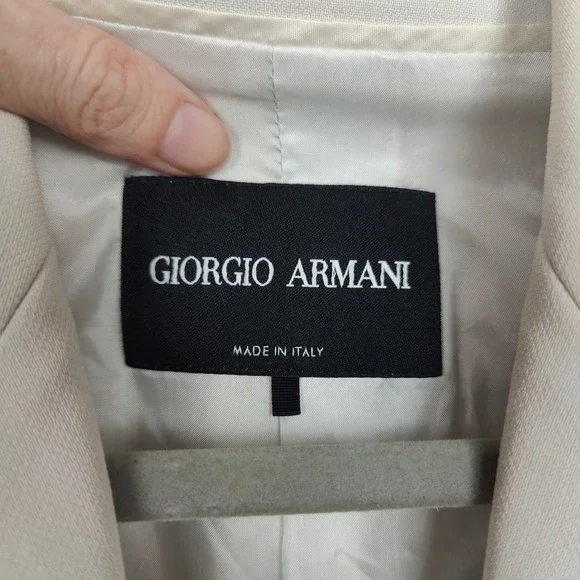 Giorgio Armani Cream White Blazer - Picture 10 of 13